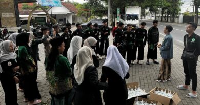 IPNU IPPNU UIN KHAS Jember Kolaborasi dengan Pagar Nusa Bagikan 300 Cup Takjil kepada Masyarakat IPNU IPPNU UIN KHAS Jember Kolaborasi dengan Pagar Nusa Bagikan 300 Cup Takjil kepada Masyarakat